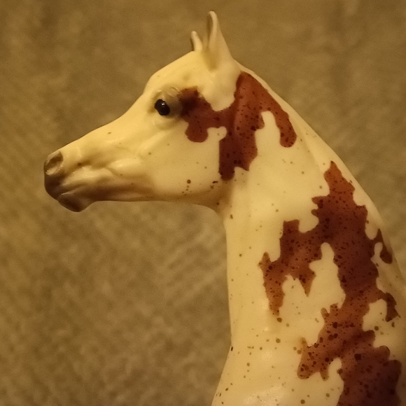 Breyer Madonna - Picture 2 of 15